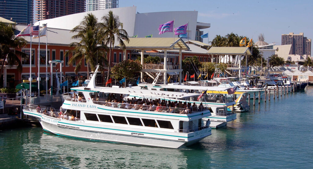 Vibrant Bayside Marketplace with shops and boats in Miami