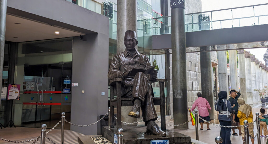 Entrance view of Museum Bung Karno with visitors