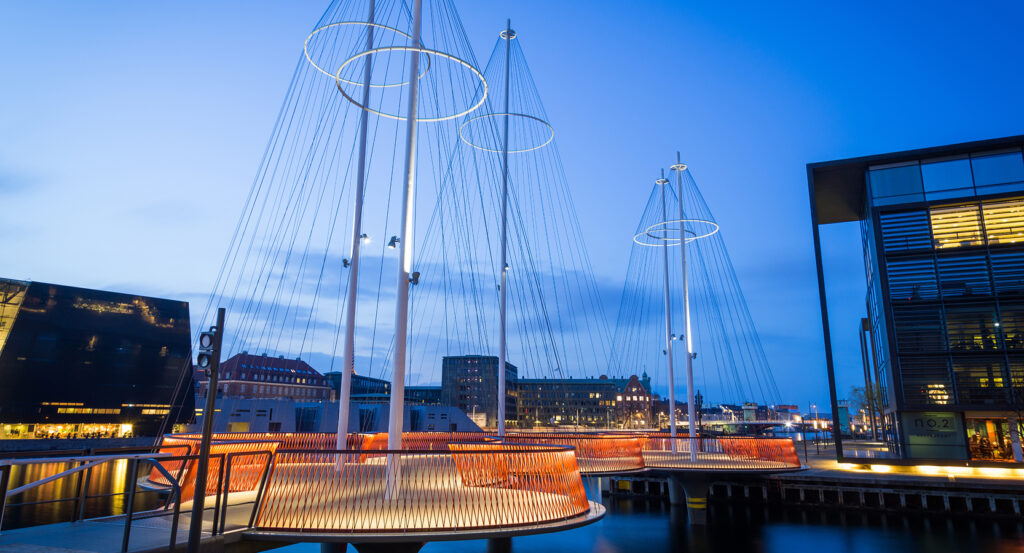 Cirkelsbroen modern pedestrian bridge with circular platforms