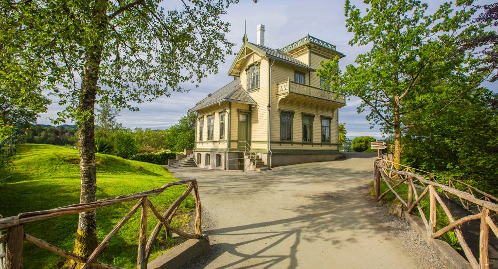 Charming 19th-century villa in Bergen surrounded by greenery—once home to Norway’s most beloved composer.