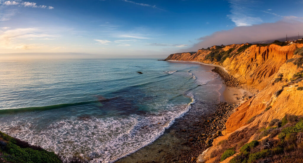Scenic hiking trail at Torrey Pines State Reserve in San Diego